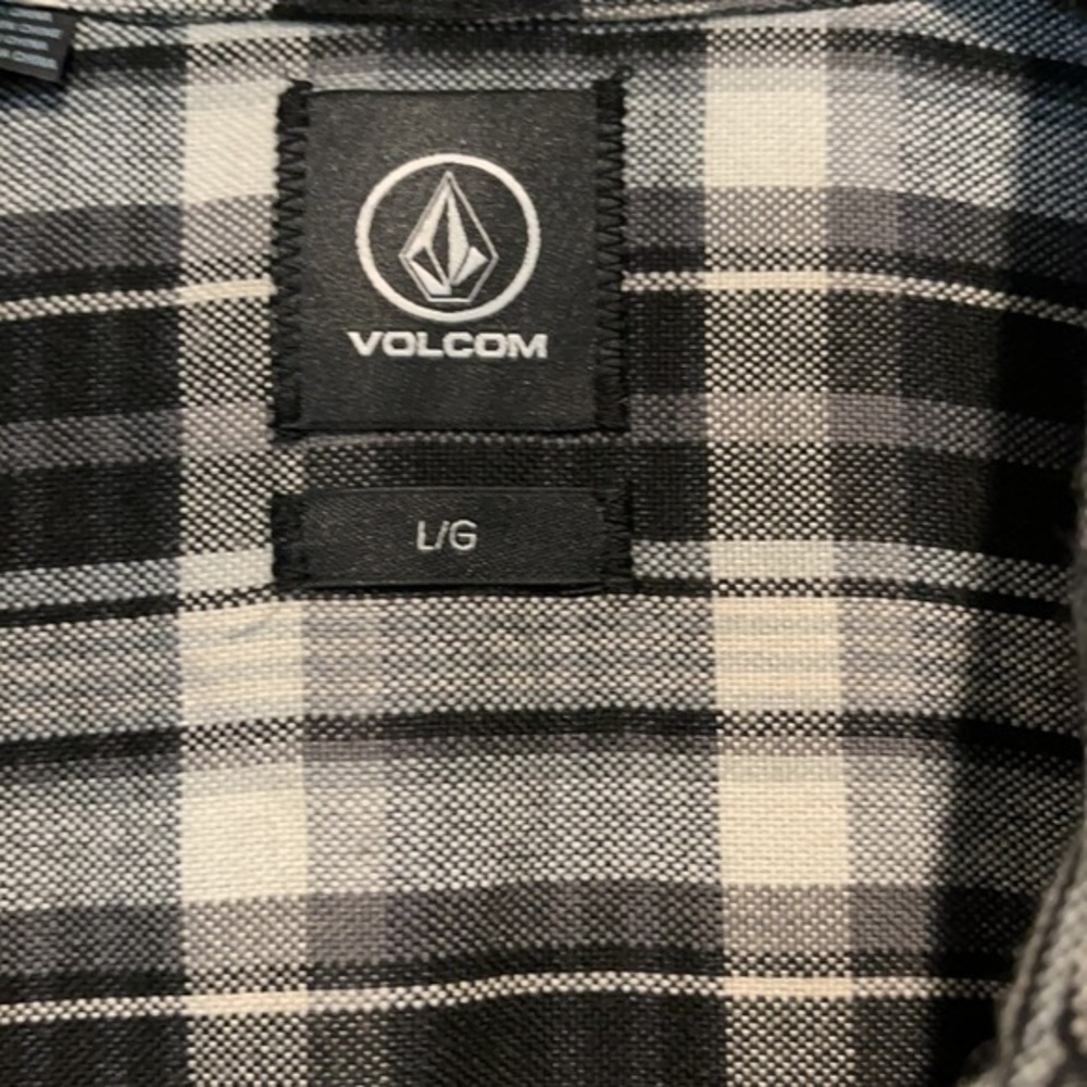 Volcom button down - Picture 2 of 4